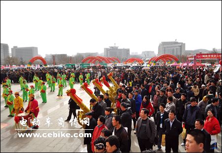 希望 就在前方－－第四届山东国际自行车电动车及零部件展览会在济南举行