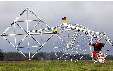 德国单车迷打造怪异自行车 车轮为多边形