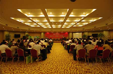 绿源电动车2010中原峰会召开，郑州旗舰店开业
