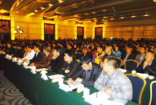 欧派 接力大爱篇章 三大新品强势推出——2011年欧派电动车经销商供应商年会