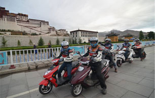 绿能电动车征服川藏线 勇创大世界基尼斯纪录