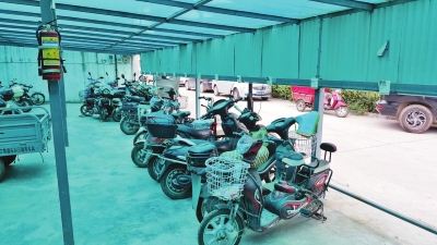 郑州将建立电动车充电棚示范点 棚内要装喷淋