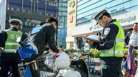 震颤行业的2017禁电数据：扣车超33万辆，拘留人员近6000人次！
