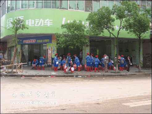 绿源电动车专卖店