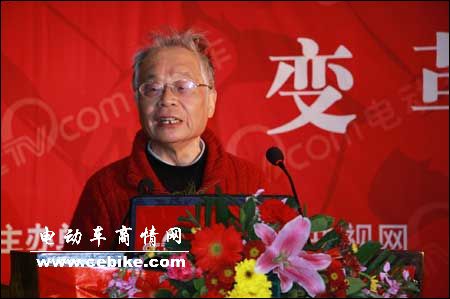 中国科学院院士何祚庥演讲