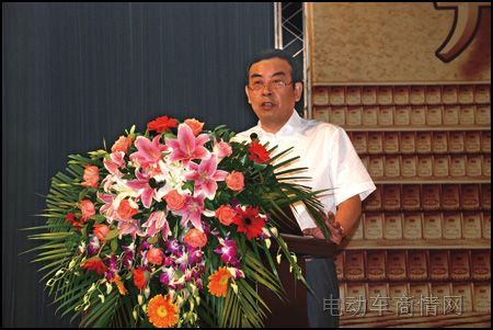 宗申产业集团左宗申总裁在会上作重要讲话